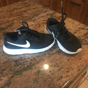 Youth 13 Nike tanjuns